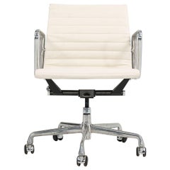 2010s Herman Miller Eames Aluminum Group Management Desk Chair in Ivory Leather