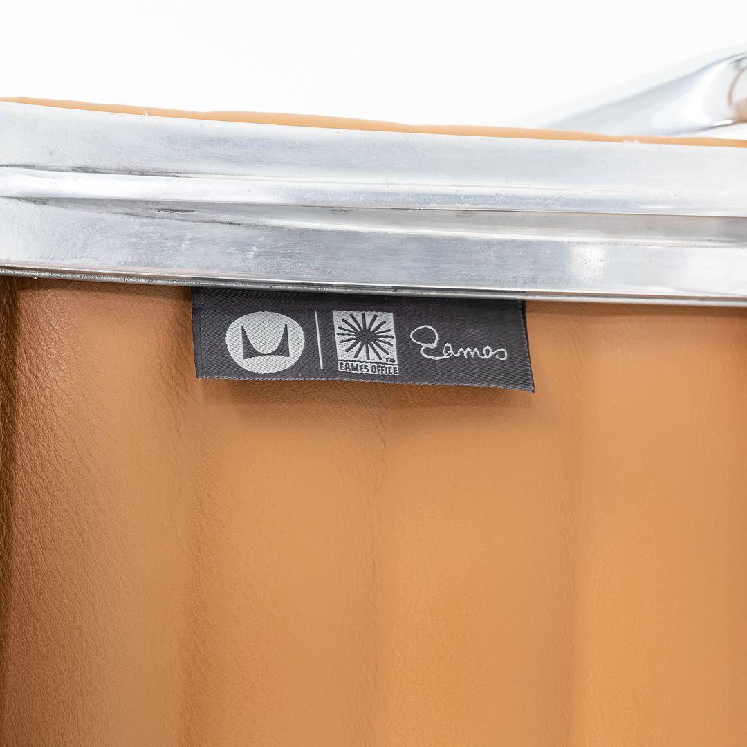 2010er Herman Miller Eames Aluminium Gruppe Management Schreibtischstuhl in Leder (Moderne) im Angebot