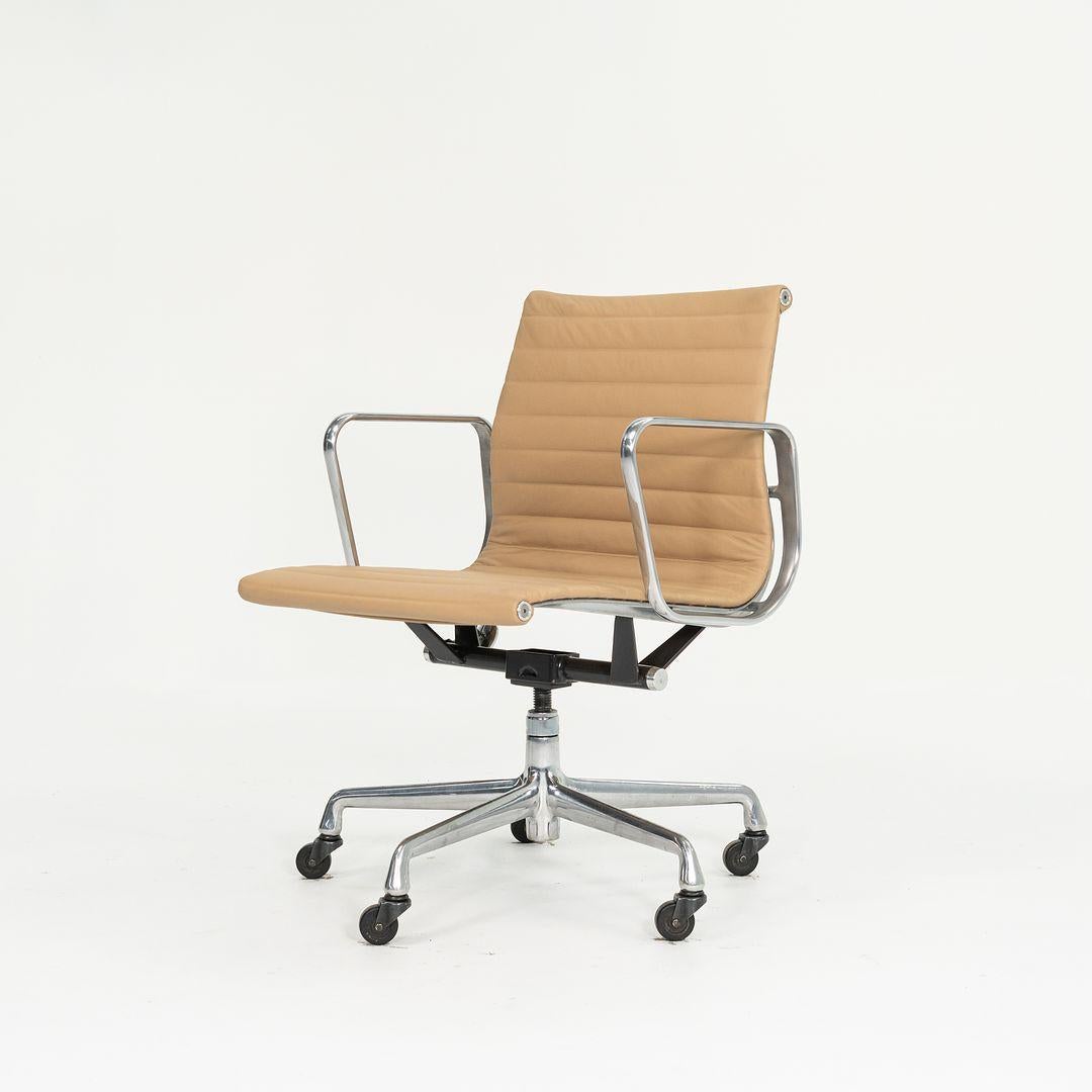Modern 2010s Herman Miller Eames Aluminum Group Management Desk Chair in Tan Leather For Sale