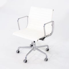 2010s Herman Miller Eames Aluminum Group Management Desk Chair in White Leather