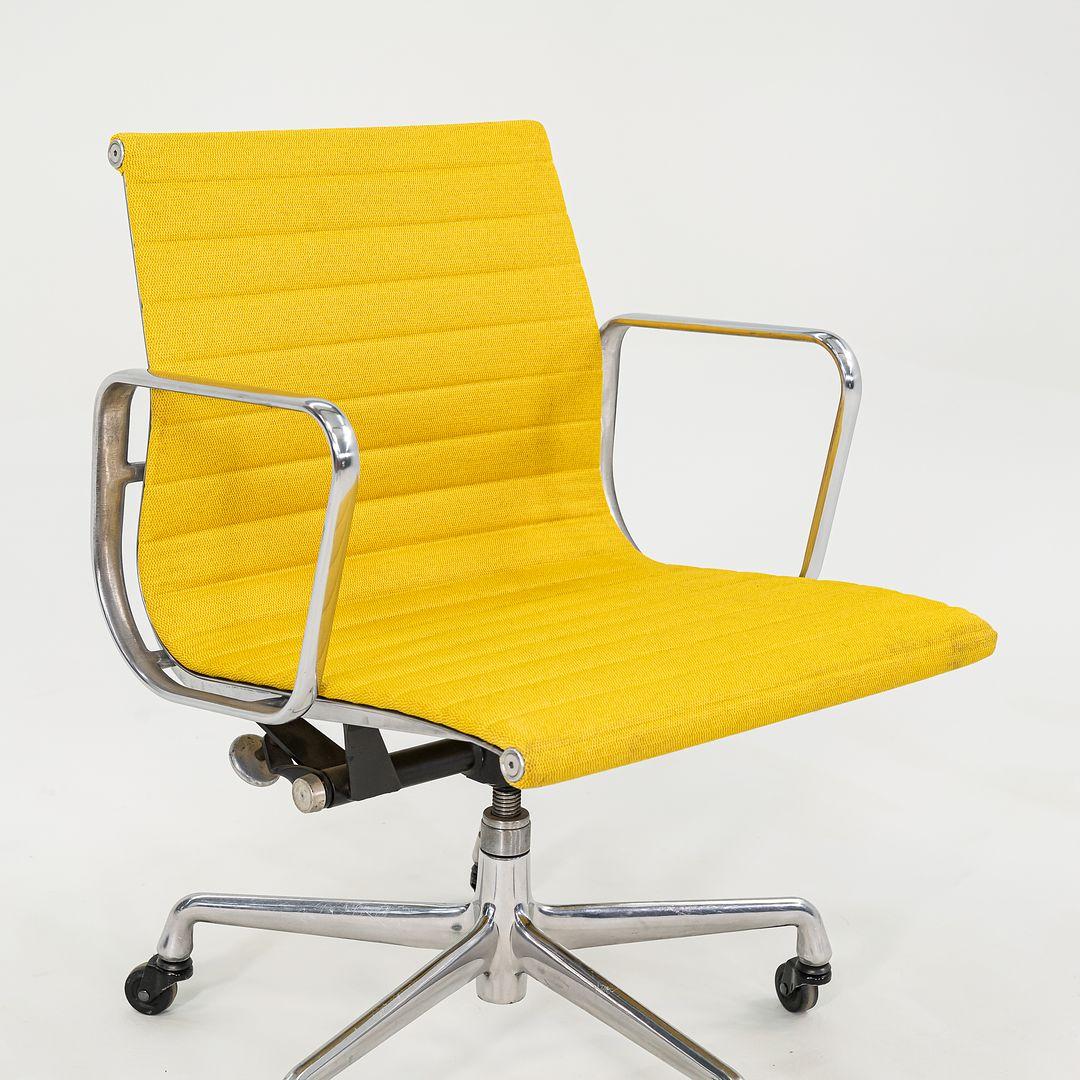 Late 20th Century 2010s Herman Miller Eames Aluminum Group Management Desk Chair in Yellow Fabric For Sale
