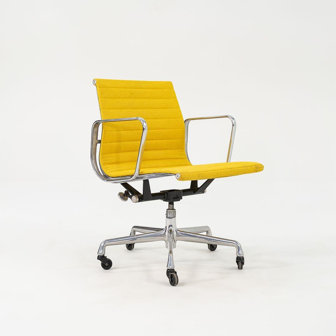 2010s Herman Miller Eames Aluminum Group Management Desk Chair in Yellow Fabric For Sale 2