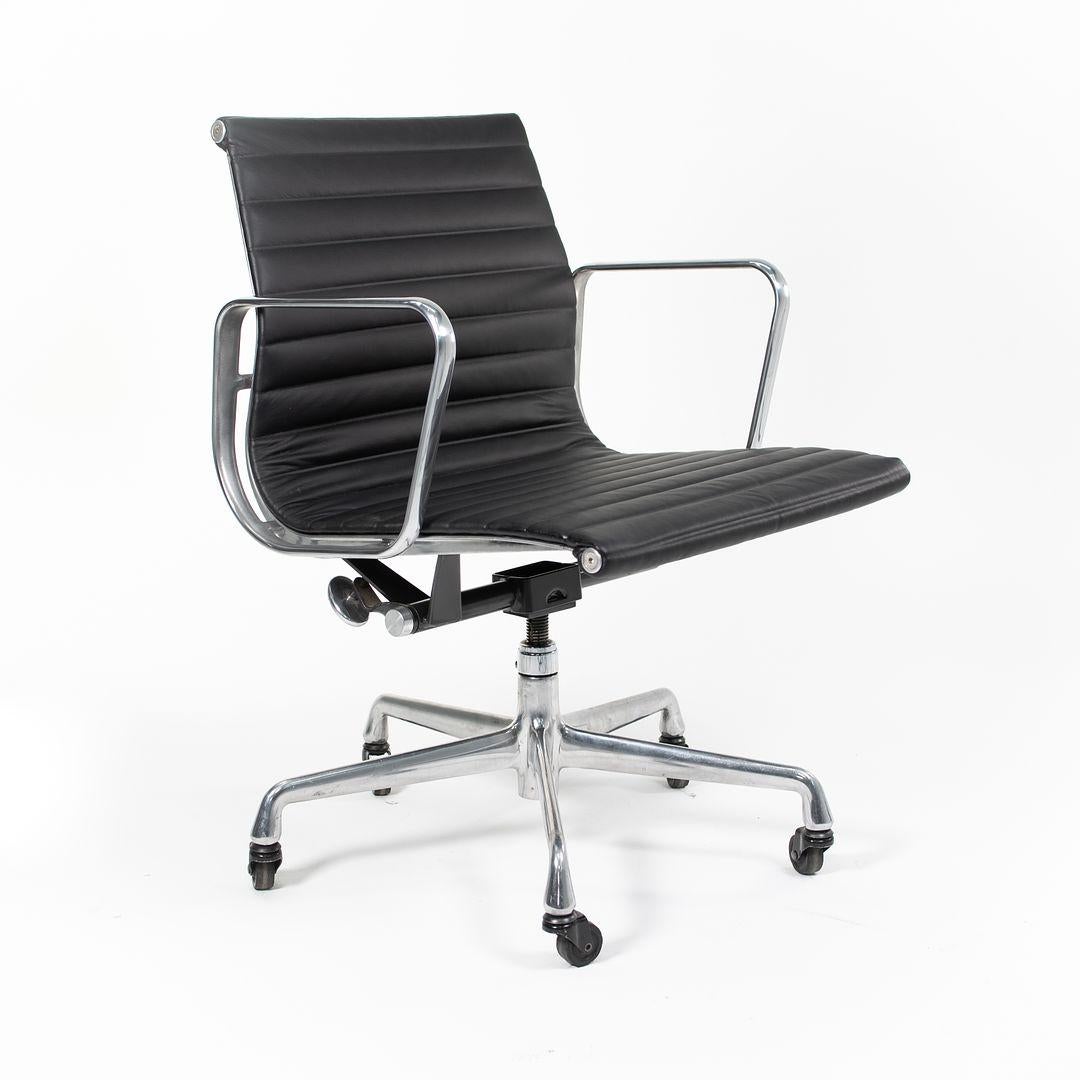 2010s Herman Miller Eames Aluminum Group Management Desk Chair Leather 6x Avail For Sale 5