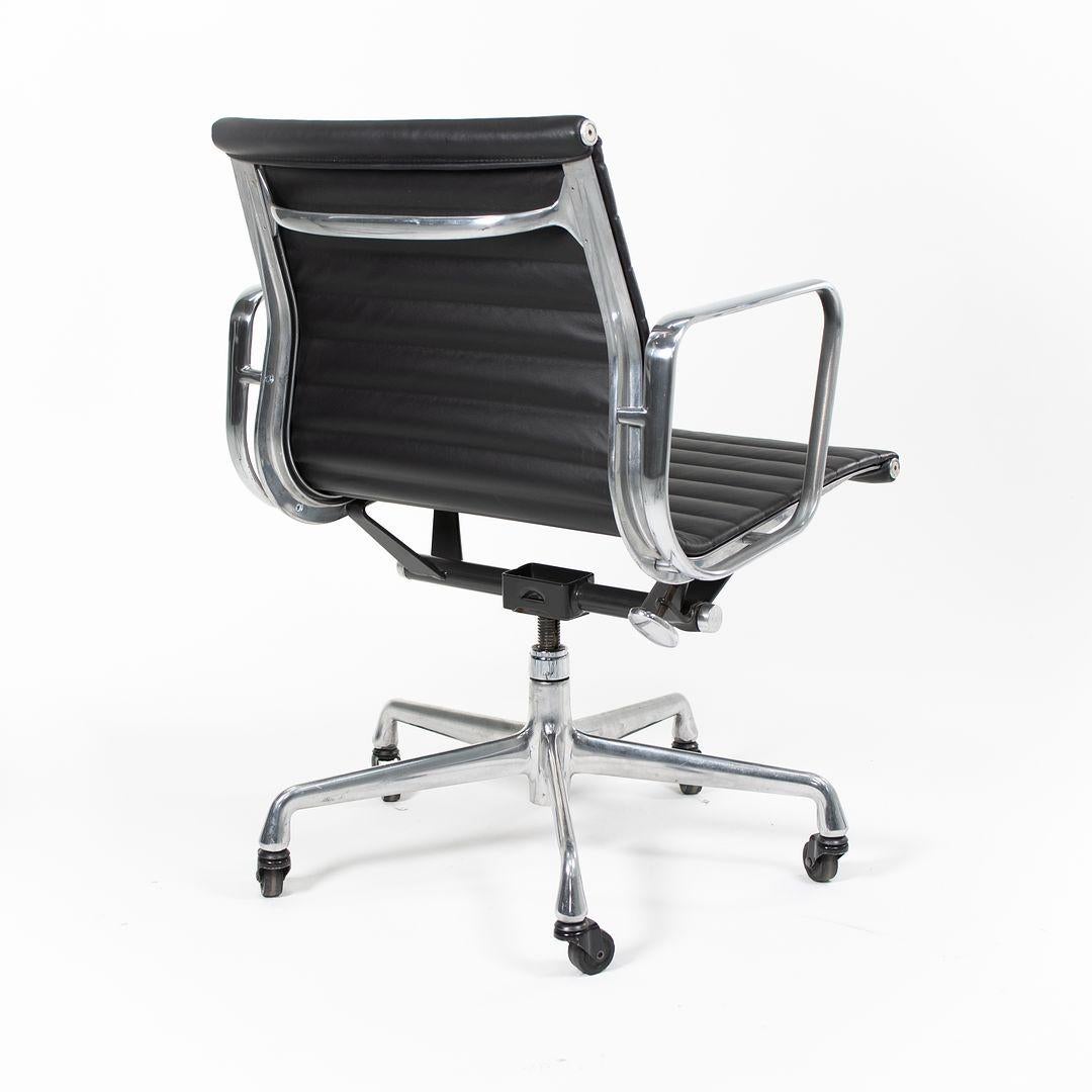 2010s Herman Miller Eames Aluminum Group Management Desk Chair Leather 6x Avail For Sale 3