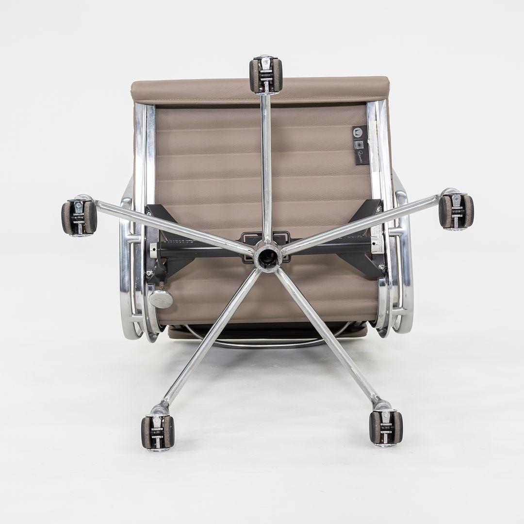 2010s Herman Miller Eames Aluminum Management Desk Chair Greige w/ Manual Lift 5