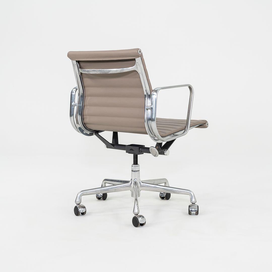 2010s Herman Miller Eames Aluminum Management Desk Chair Greige w/ Manual Lift 1