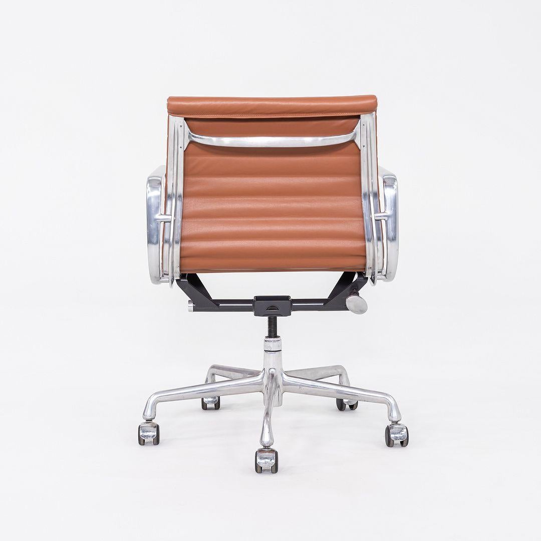 2010s Herman Miller Eames Aluminum Management Desk Chair in Cognac Leather For Sale 2