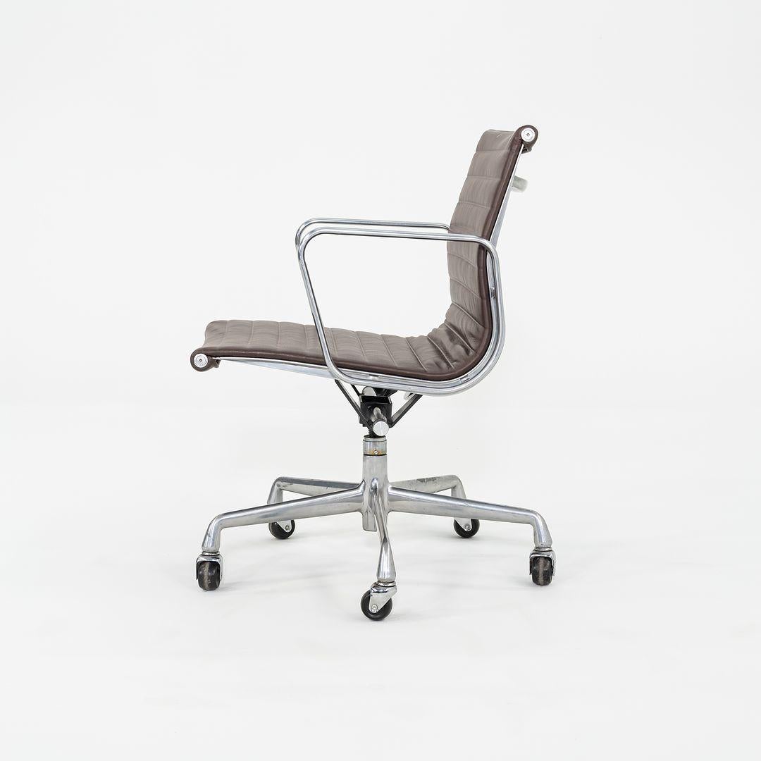 2010s Herman Miller Eames Aluminum Management Desk Chair in Dark Brown Leather In Excellent Condition In Philadelphia, PA
