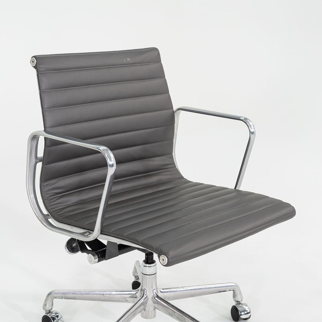 2010s Herman Miller Eames Aluminum Management Desk Chair in Dark Grey 1x Avail For Sale 6