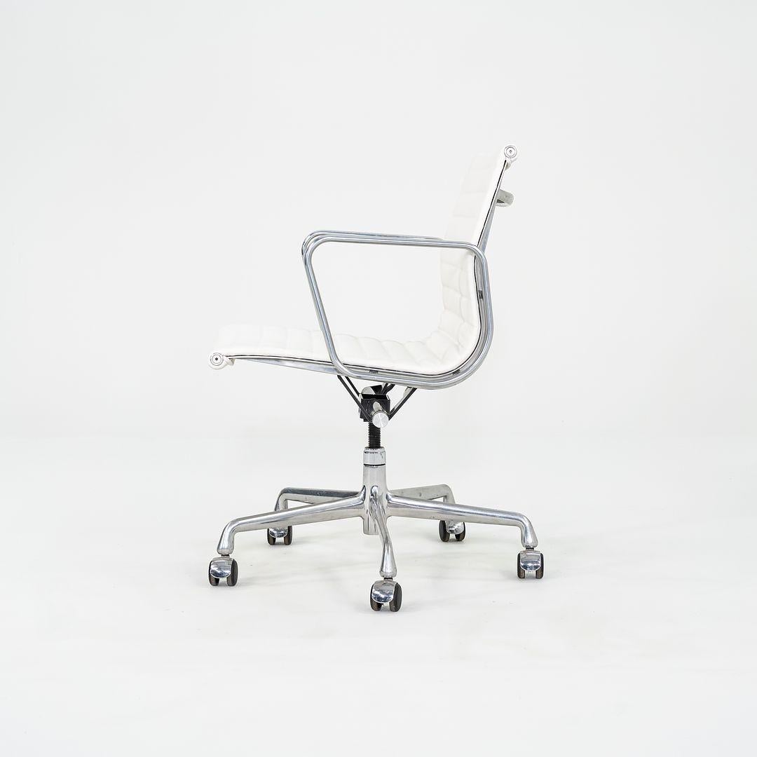 Modern 2010s Herman Miller Eames Aluminum Management Desk Chair Light White Naugahyde For Sale
