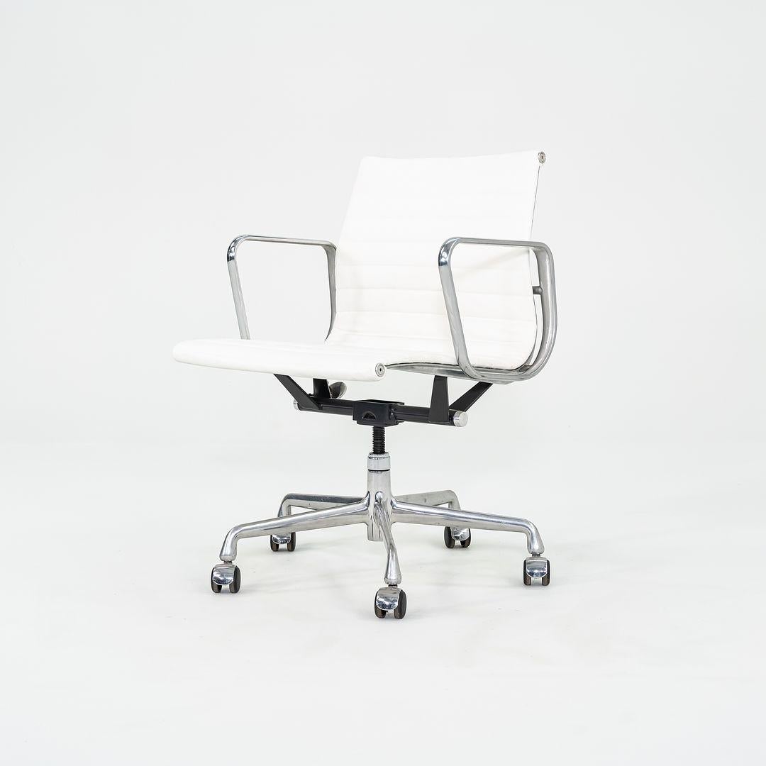 American 2010s Herman Miller Eames Aluminum Management Desk Chair Light White Naugahyde For Sale