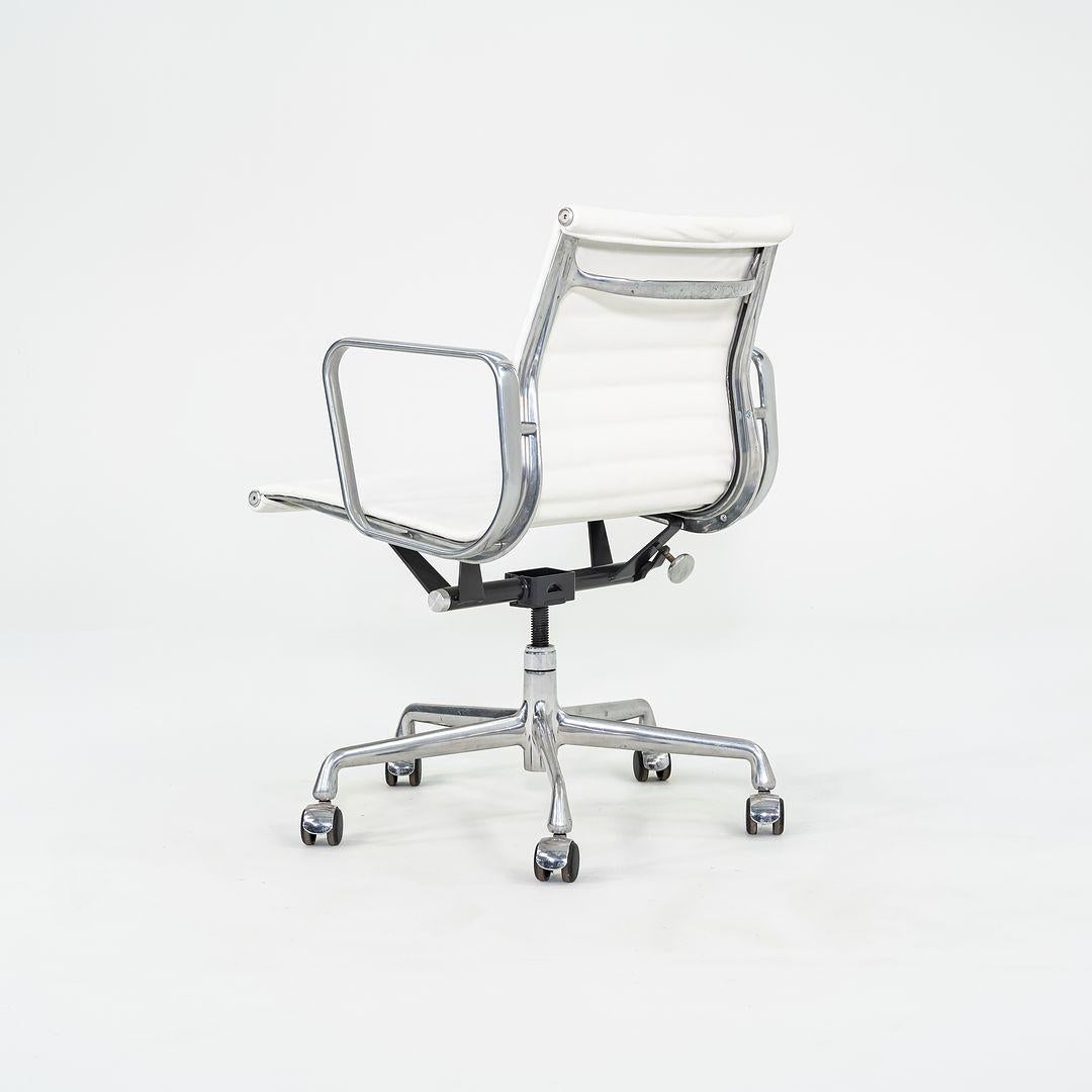 2010s Herman Miller Eames Aluminum Management Desk Chair Light White Naugahyde For Sale 1