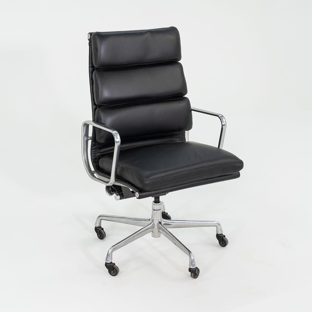 Herman Miller 2010s Eames Soft Pad Executive Desk Chair Black w/ Adjustable Base in vendita 4