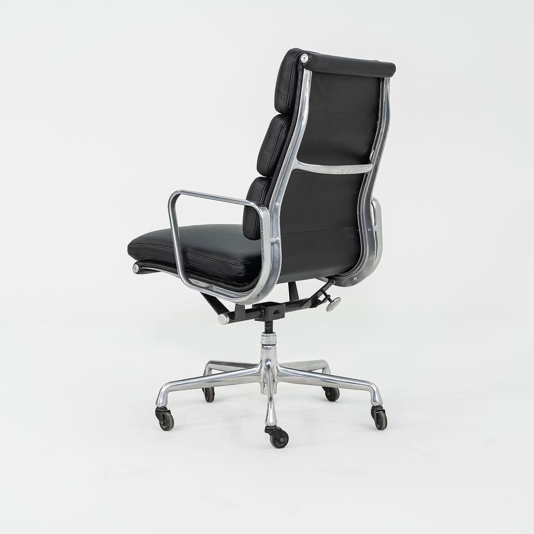 Herman Miller 2010s Eames Soft Pad Executive Desk Chair Black w/ Adjustable Base In condizioni ottime in vendita a Philadelphia, PA