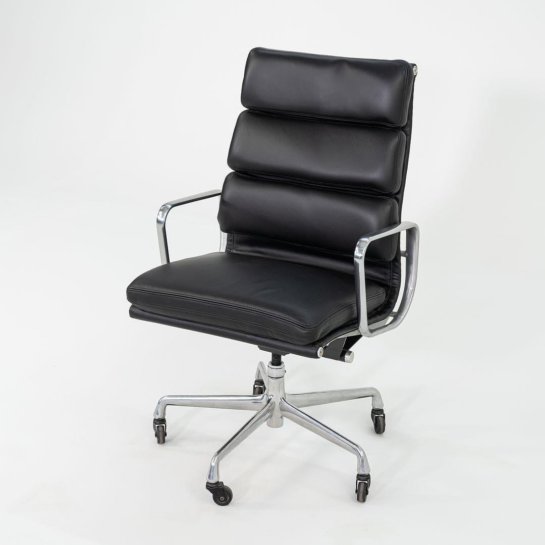 Herman Miller 2010s Eames Soft Pad Executive Desk Chair Black w/ Adjustable Base in vendita 2