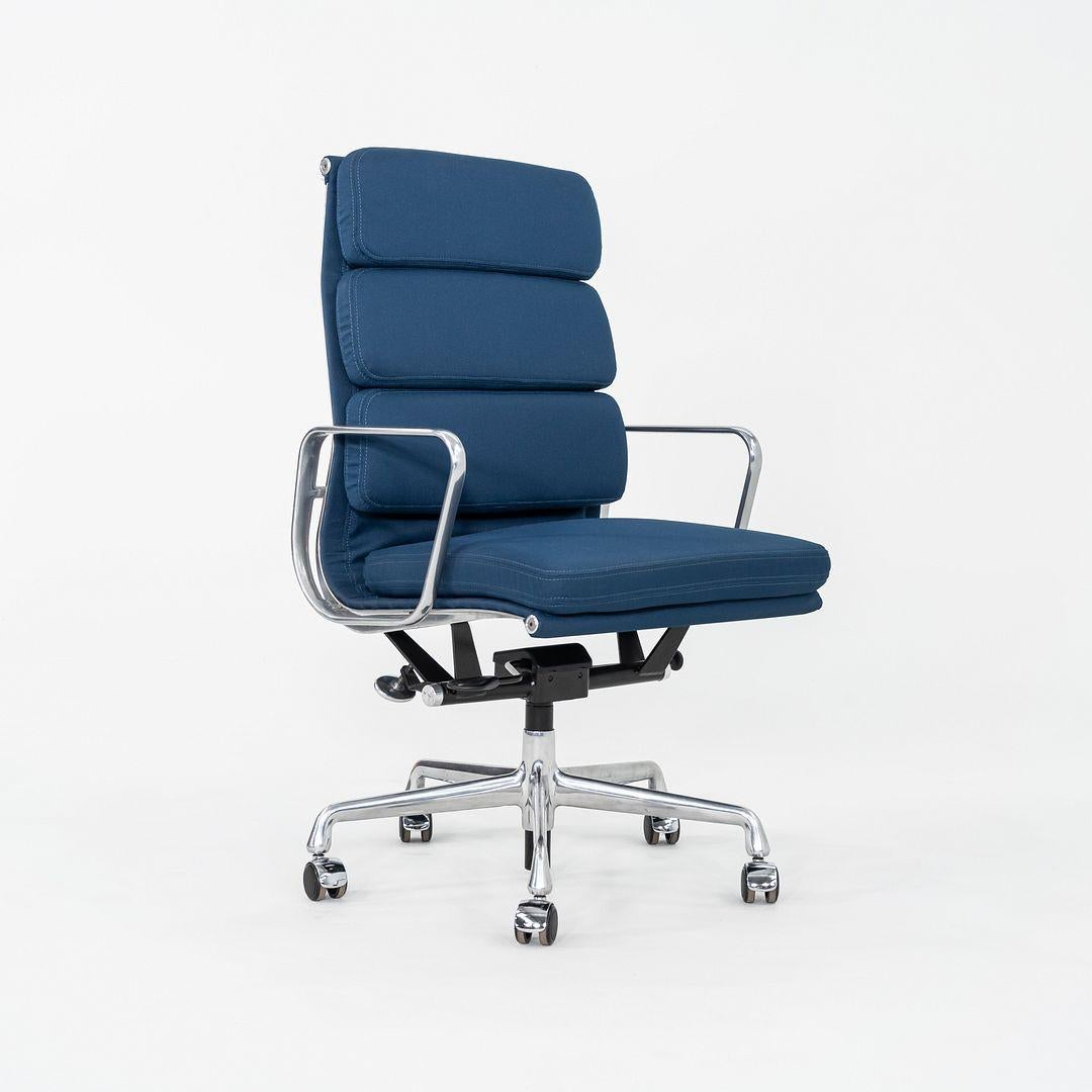 XXI secolo e contemporaneo Sedia da scrivania direzionale Herman Miller Soft Pad degli anni 2010 in Fabrice Blu in vendita