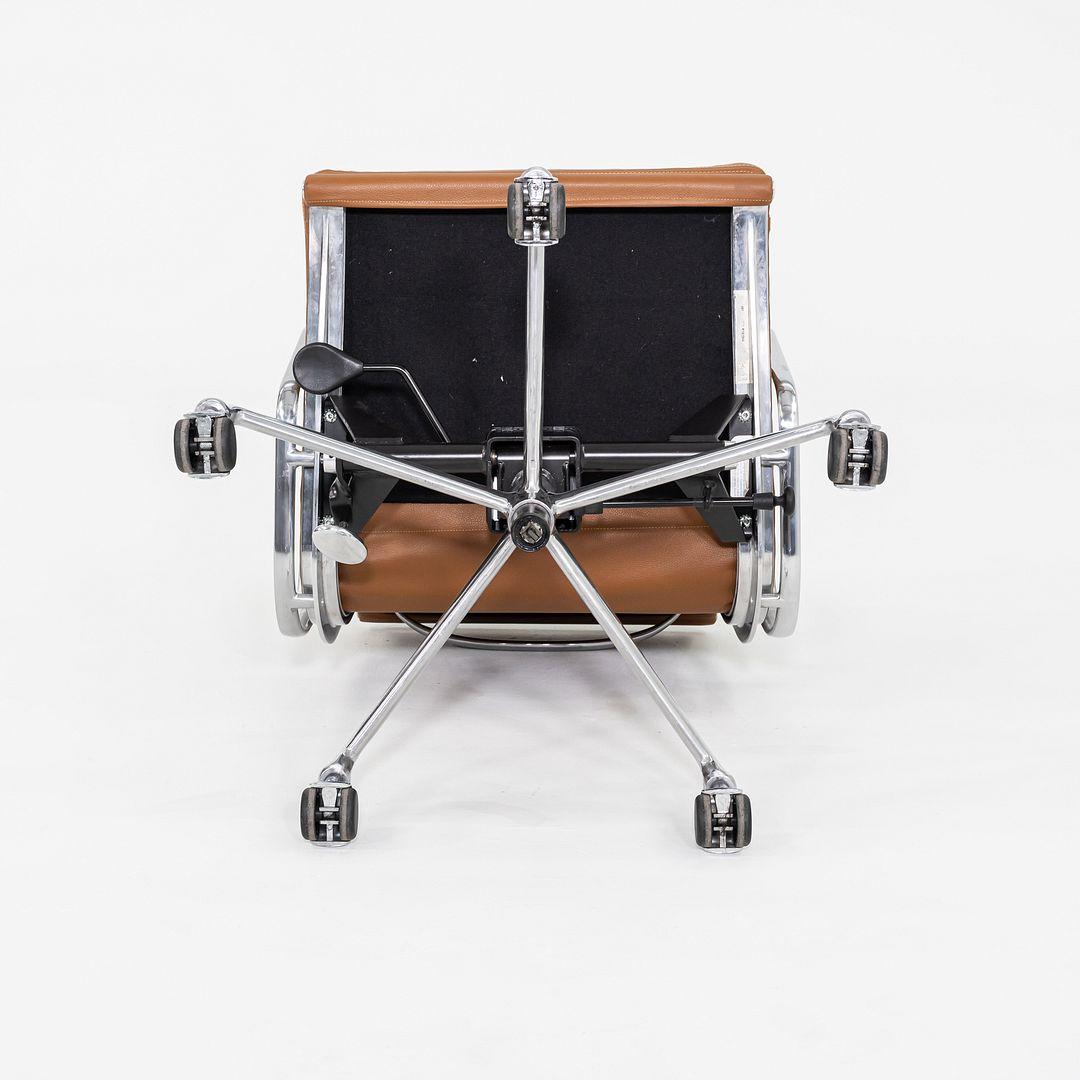 2010er Herman Miller Eames Soft Pad Management Schreibtischstuhl in Cognac Leder im Angebot 3