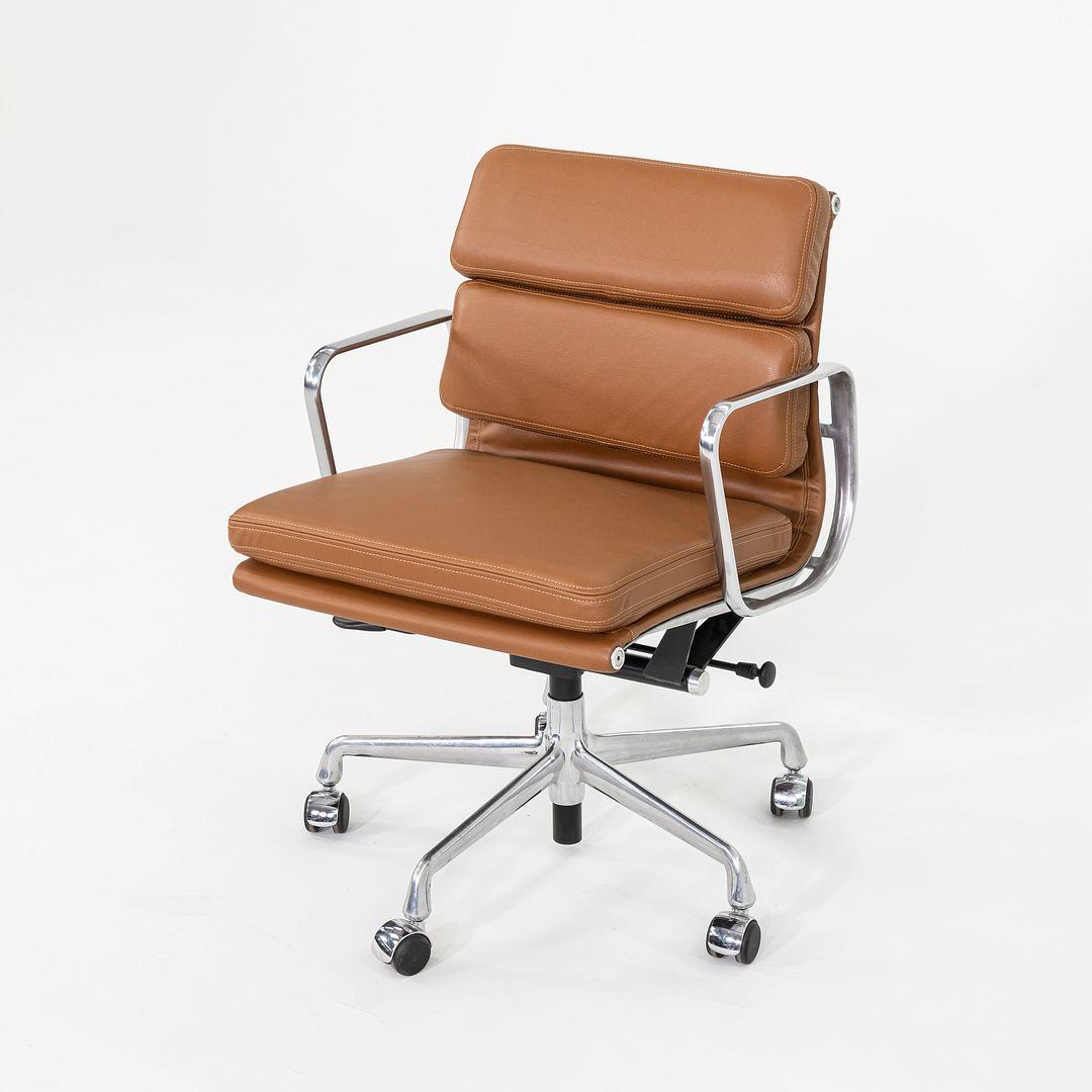 2010er Herman Miller Eames Soft Pad Management Schreibtischstuhl in Cognac Leder im Angebot 5