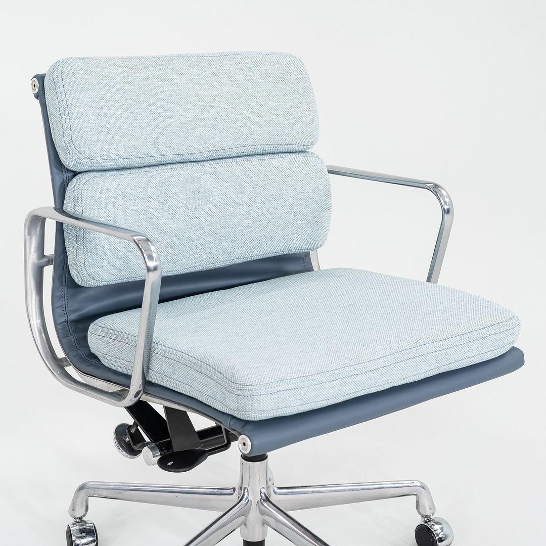 Silla de escritorio Eames Soft Pad Management de Herman Miller de 2010 en tela y piel en venta 4