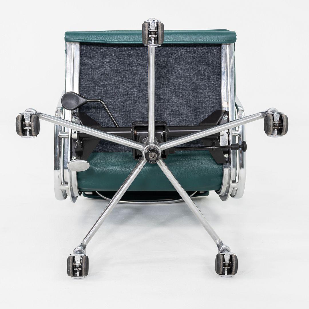 2010er Herman Miller Eames Soft Pad Management Schreibtischstuhl in grünem Leder im Angebot 4