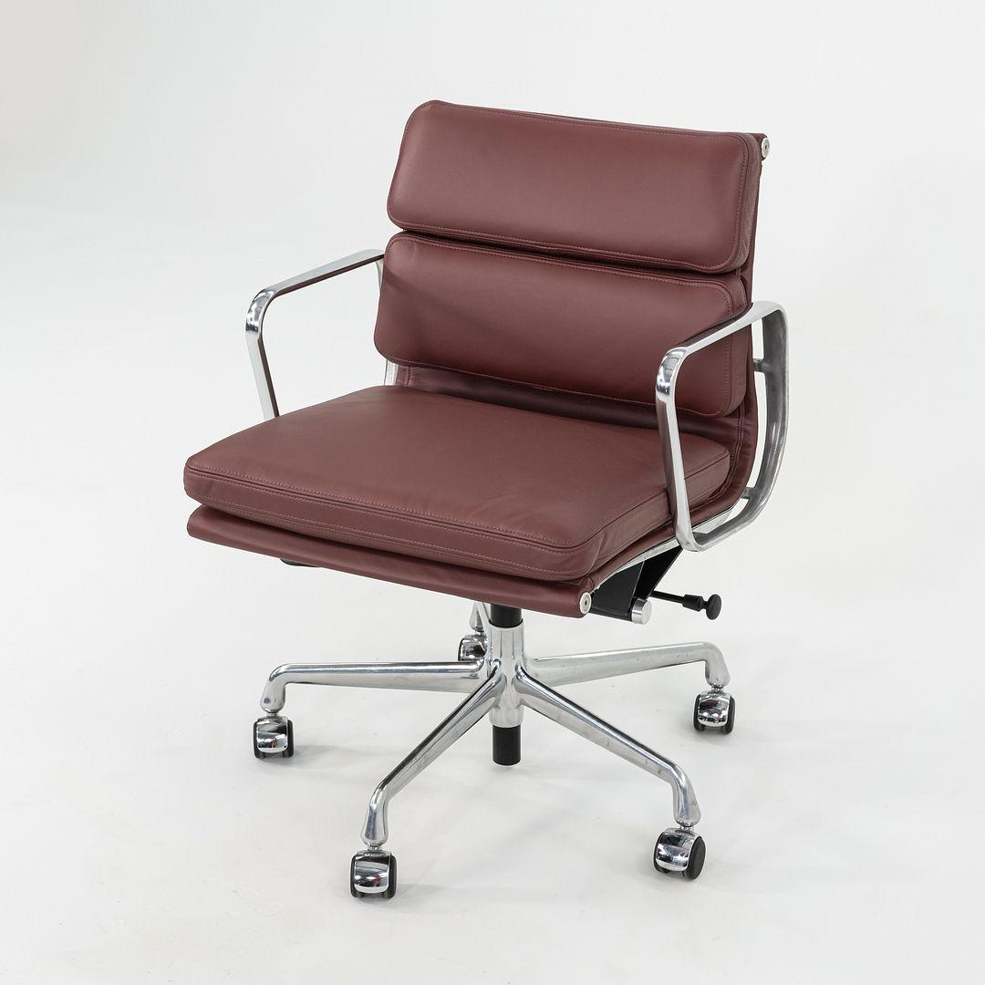 2010er Herman Miller Eames Soft Pad Management Schreibtischstuhl aus rotem Leder, EA435 im Angebot 5