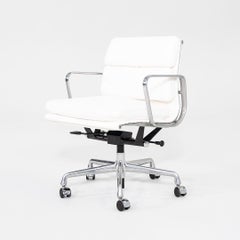 2010er Herman Miller Eames Soft Pad Management-Schreibtischstuhl aus weißem Leder