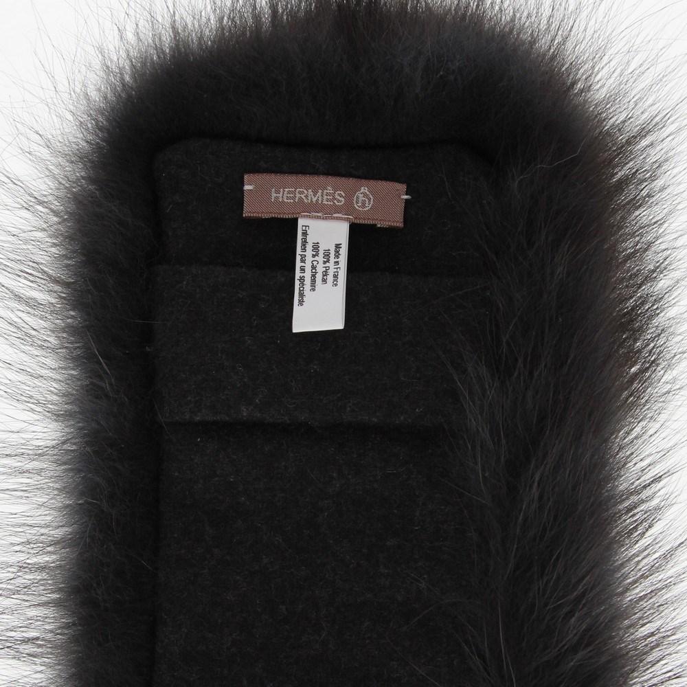 2010s Hermès dark gray pekan fur and cashmere scarf In Excellent Condition For Sale In Lugo (RA), IT