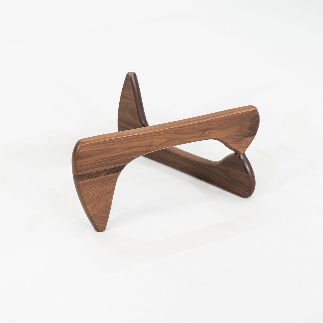 2010er Isamu Noguchi für Herman Miller IN-50 Couchtisch aus Nussbaum im Angebot 1