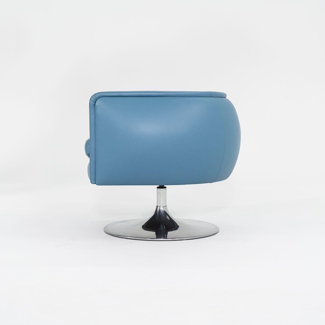 Moderno Sedie girevoli anni 2010 Joe D'Urso per Knoll in pelle blu Model No. 2165 in vendita