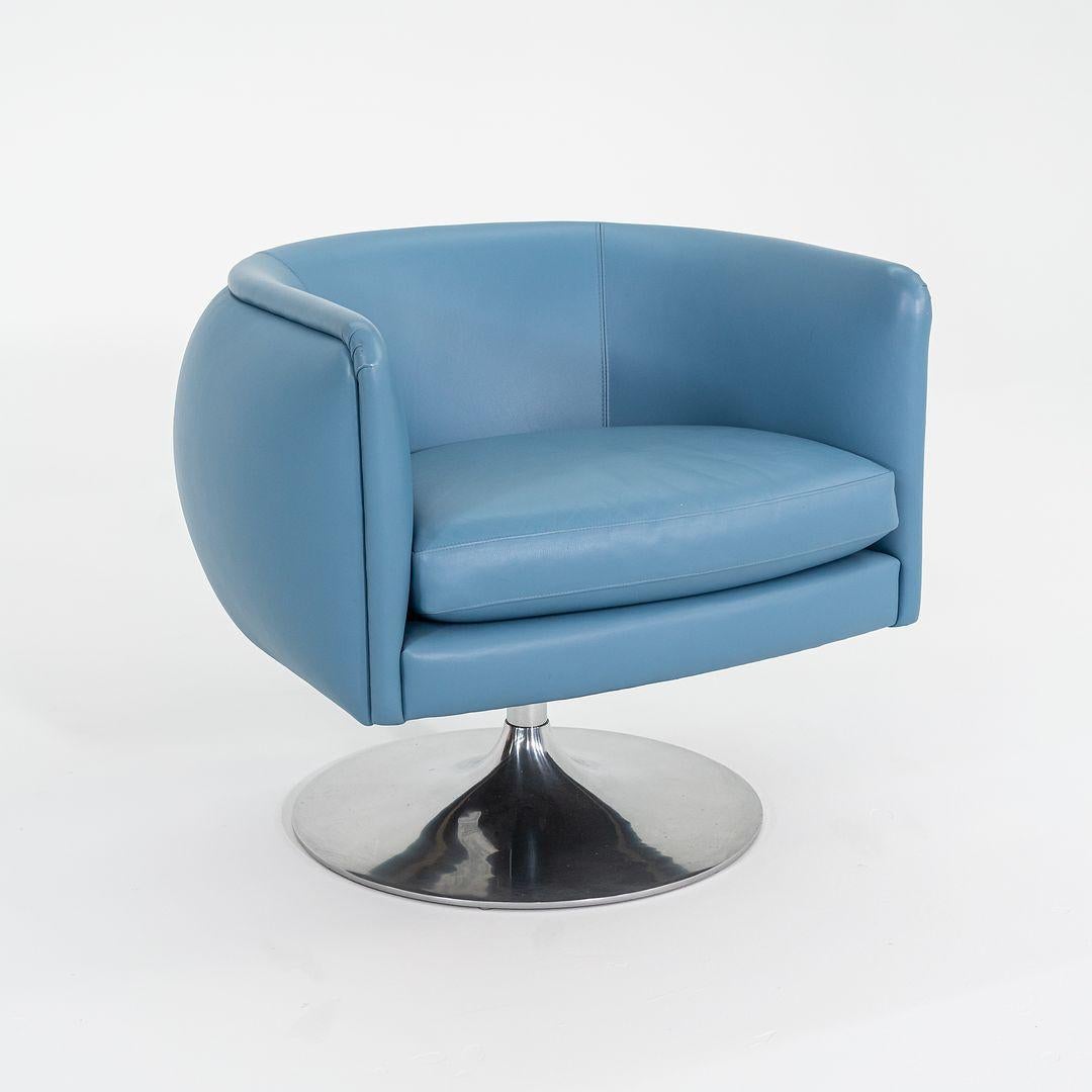 Alluminio Sedie girevoli anni 2010 Joe D'Urso per Knoll in pelle blu Model No. 2165 in vendita