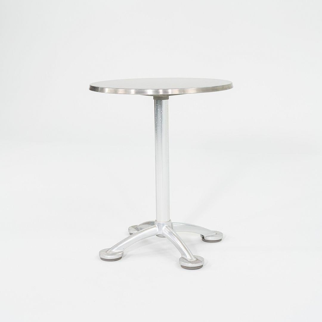 2010s Jorge Pensi for Knoll & AMAT3 Table de café / salle à manger en aluminium 23 pouces Bon état - En vente à Philadelphia, PA