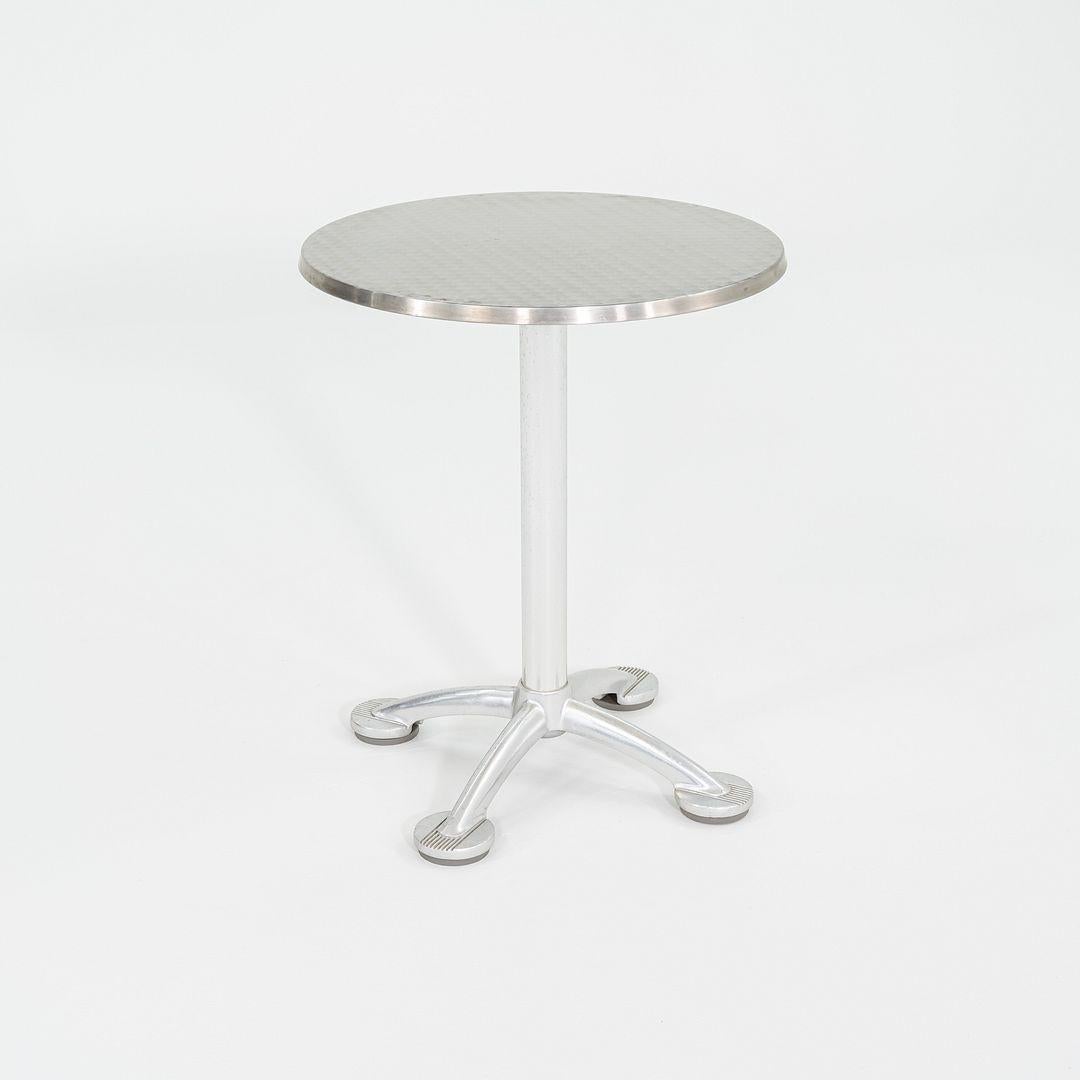 2010s Jorge Pensi for Knoll & AMAT3 Table de café / salle à manger en aluminium 23 pouces en vente