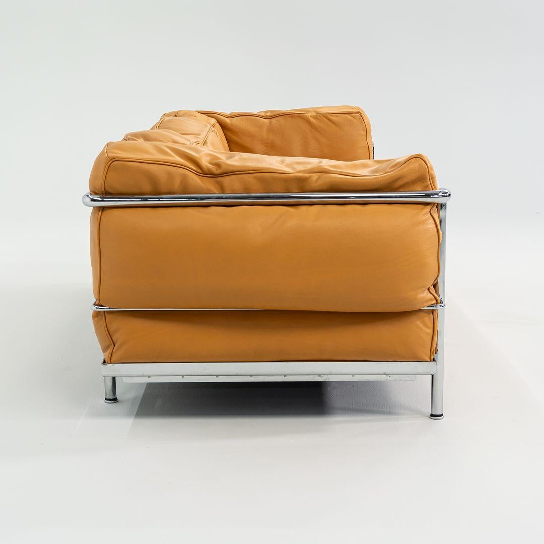 Divano / Divano a due posti / Divano a due posti in Cognac di Le Corbusier per Cassina LC3 del 2010 In condizioni ottime in vendita a Philadelphia, PA