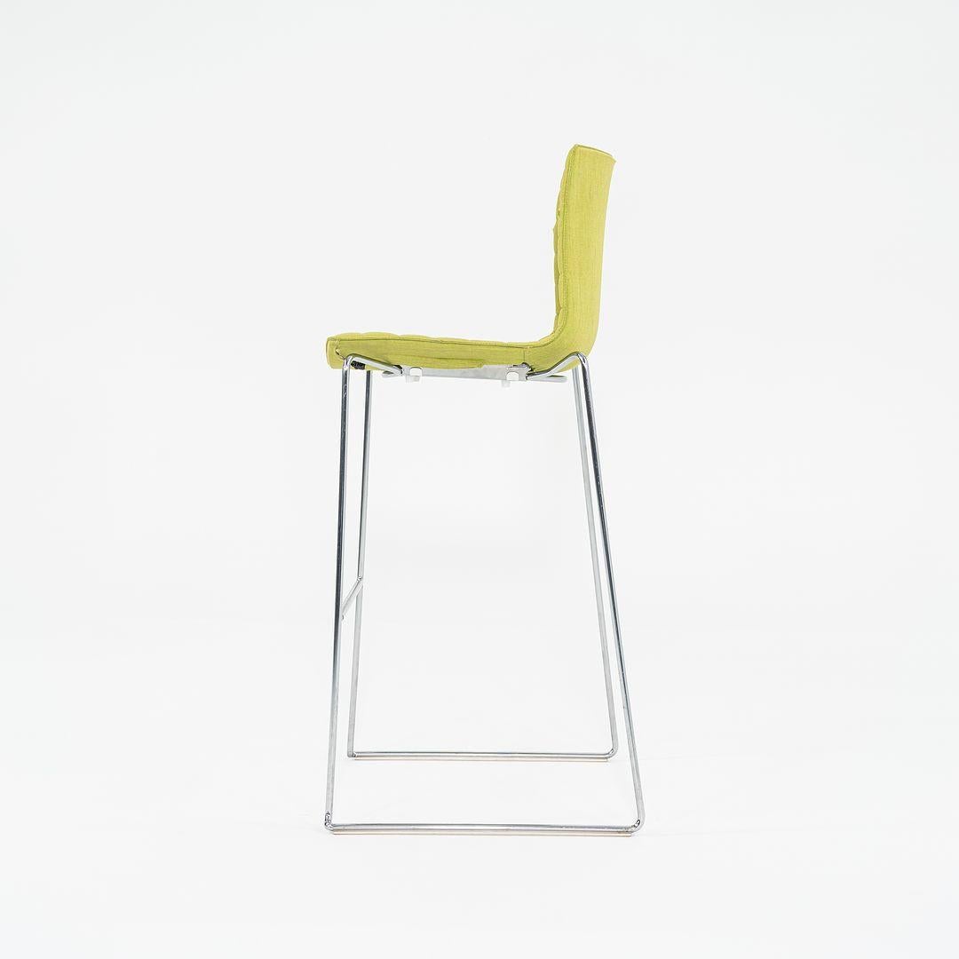 Moderne 2010s Lievore Altherr Molina Arper Tabouret de bar 46 en tissu vert 3x Avail en vente