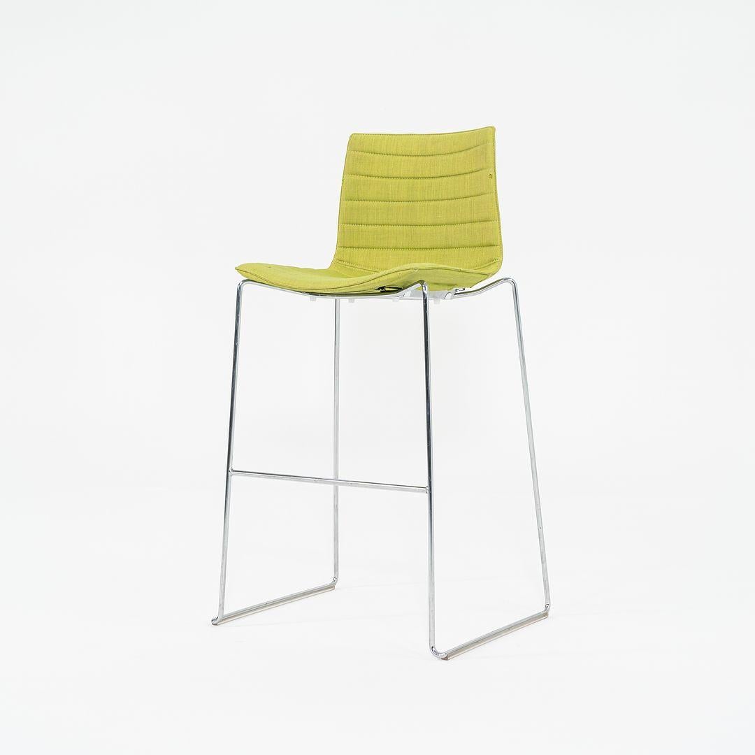 XXIe siècle et contemporain 2010s Lievore Altherr Molina Arper Tabouret de bar 46 en tissu vert 3x Avail en vente