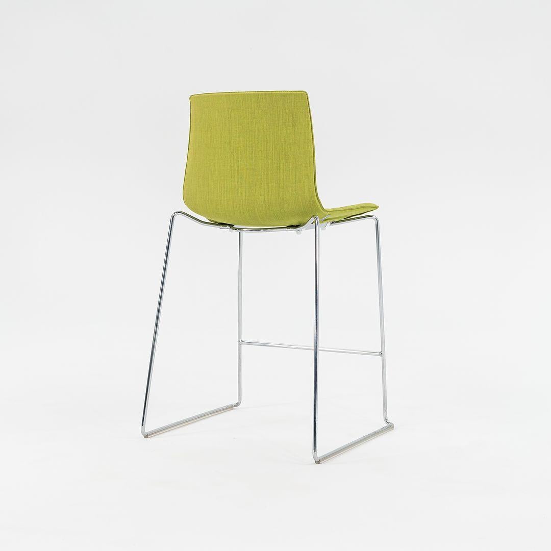 2010s Lievore Altherr Molina for Arper Catifa 46 Counter Stool in Green 2x Avail Bon état - En vente à Philadelphia, PA