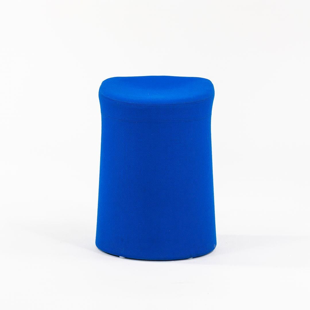 Moderne 2010s Tabouret bas Lilla 2.0 en tissu bleu royal par Patrick Norguet pour Artifort en vente