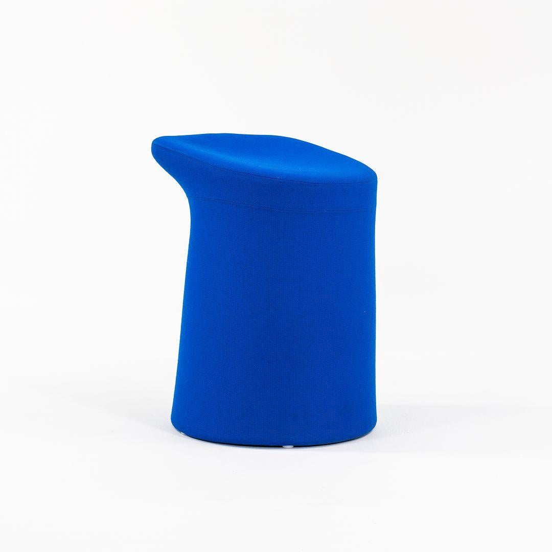 Néerlandais 2010s Tabouret bas Lilla 2.0 en tissu bleu royal par Patrick Norguet pour Artifort en vente