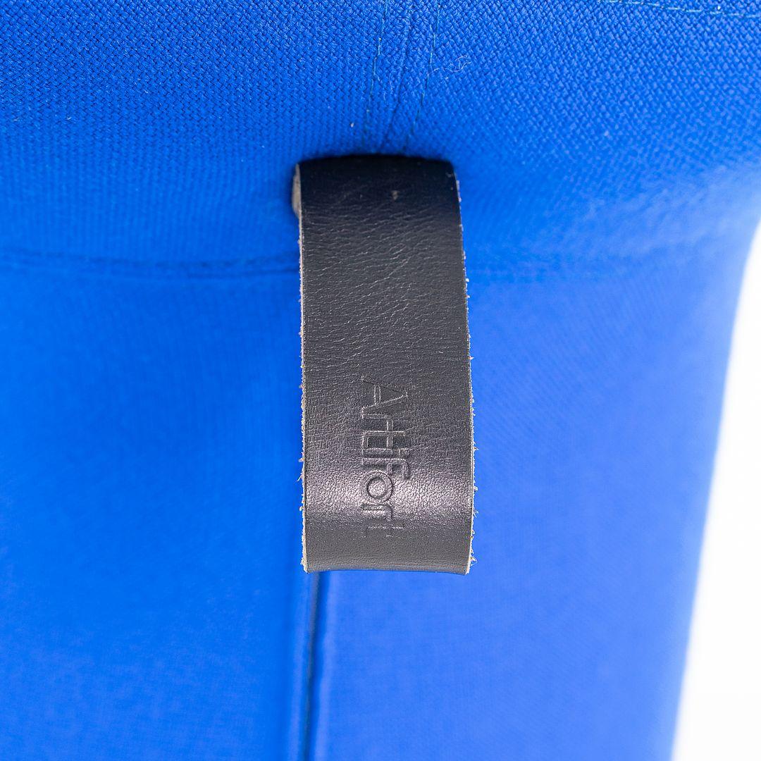 Tissu d'ameublement 2010s Tabouret bas Lilla 2.0 en tissu bleu royal par Patrick Norguet pour Artifort en vente