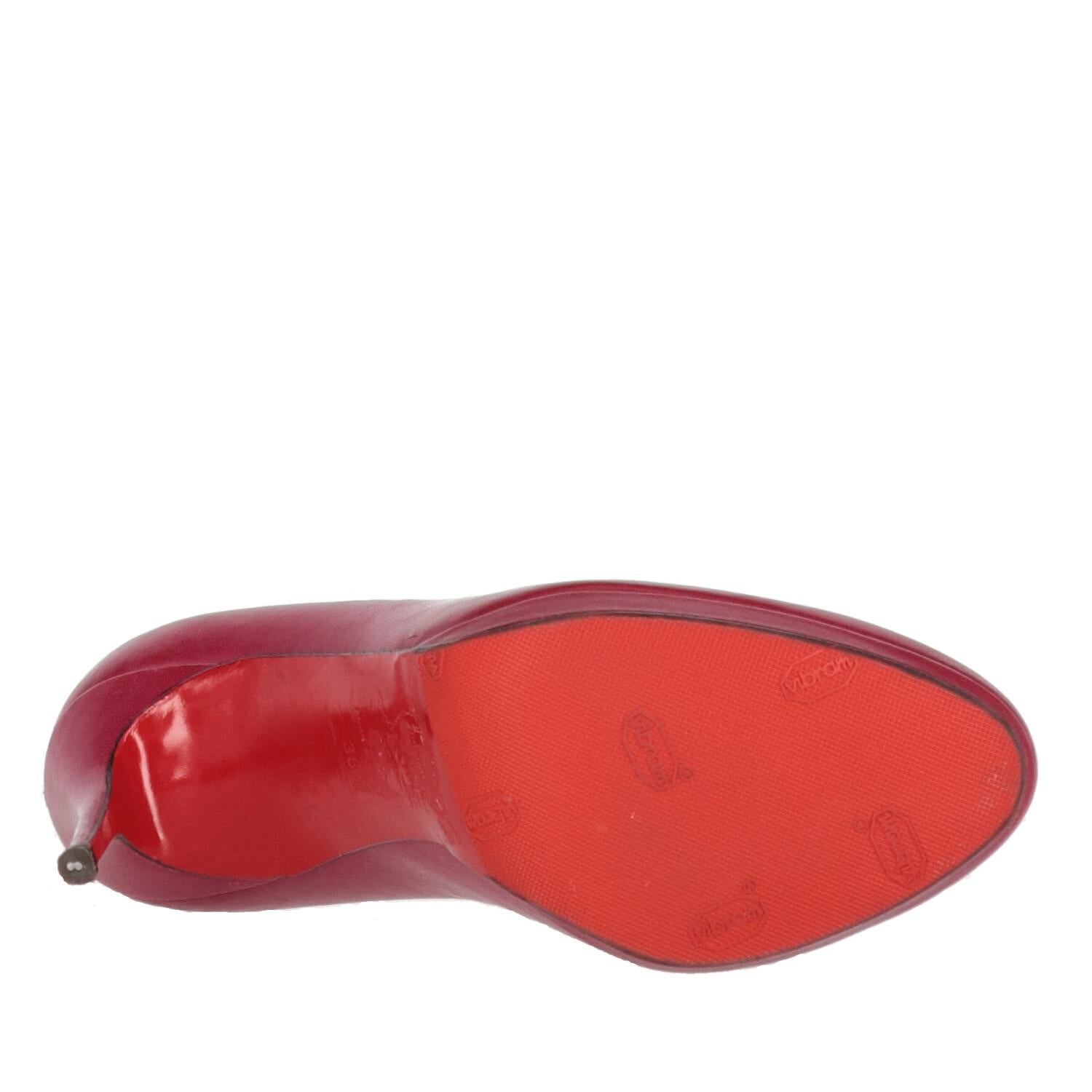 2010s Louboutin Fuchsia Decolleté 1