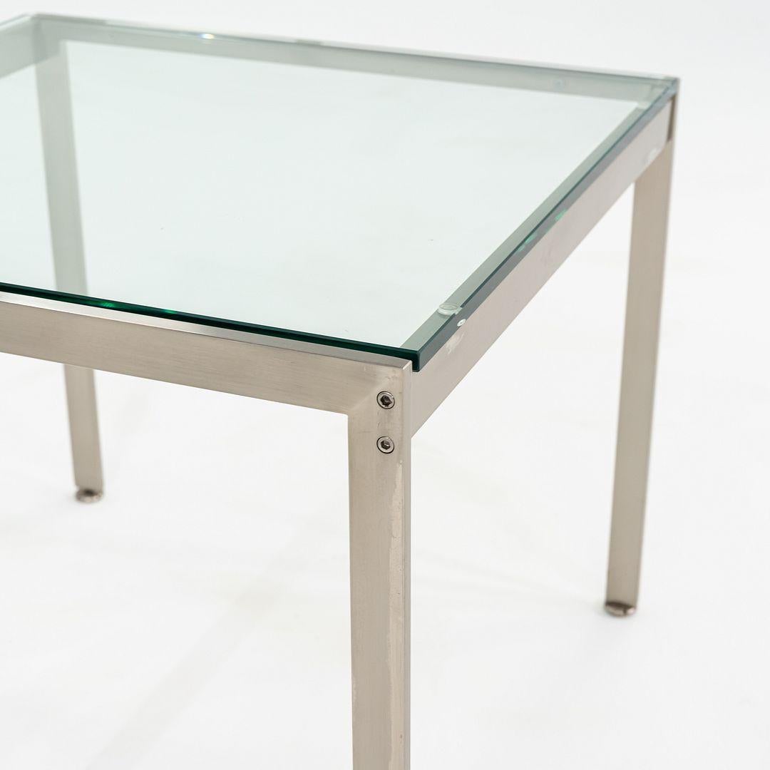 Table d'appoint carrée en métal des années 2010 avec plateau en verre par Geiger 24x24x20 en vente 4