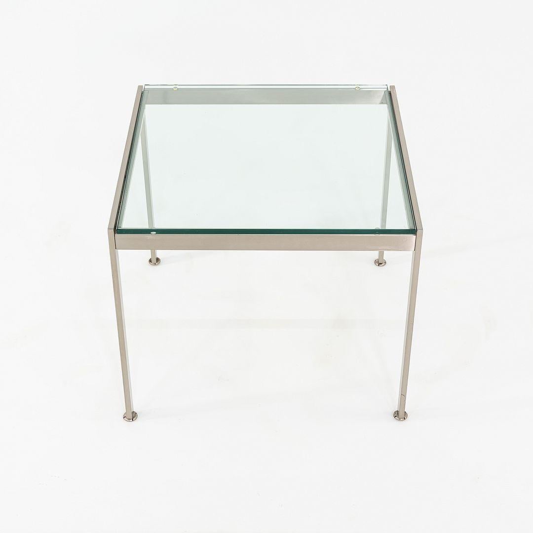 Table d'appoint carrée en métal des années 2010 avec plateau en verre par Geiger 24x24x20 en vente 1
