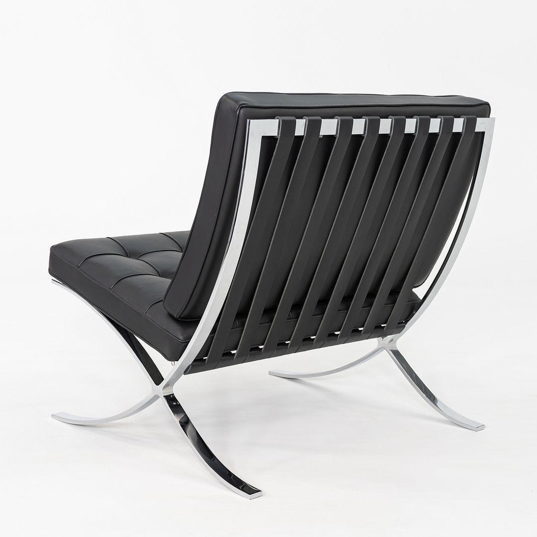 2010er Mies van der Rohe für Knoll Barcelona Loungesessel mit Ottomane / Hocker im Angebot 2
