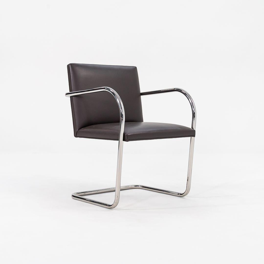 Moderne 2010s Mies van der Rohe Chaises de salle à manger tubulaires Brno en cuir Brown Modèle 245 en vente
