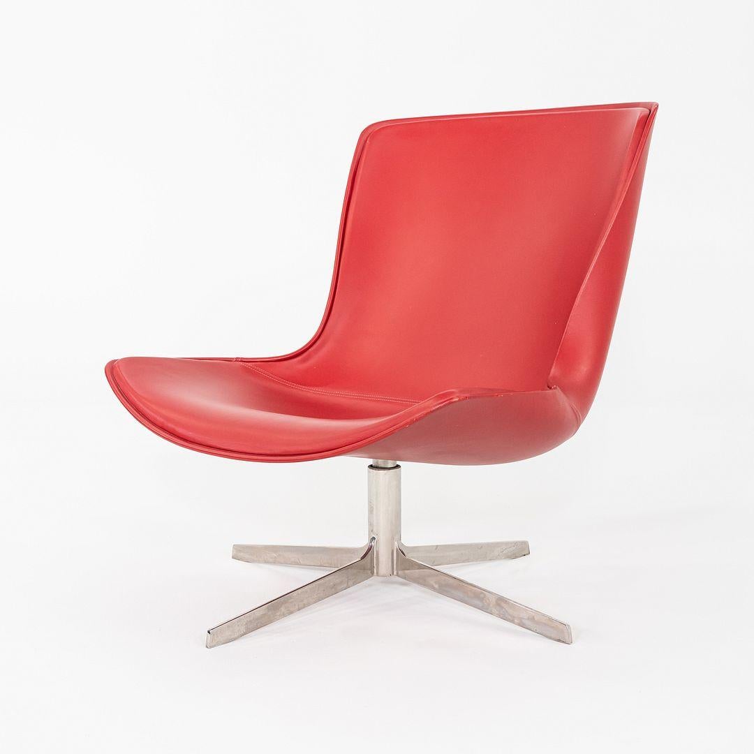 2010s Monica Forster para Bernhardt Design Sillón giratorio Vika de piel Estadounidense en venta