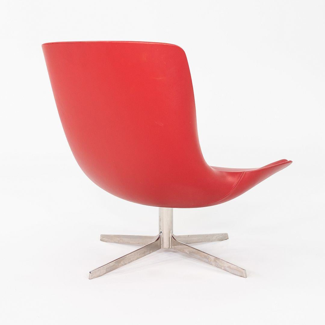 2010s Monica Forster para Bernhardt Design Sillón giratorio Vika de piel Siglo XXI y contemporáneo en venta