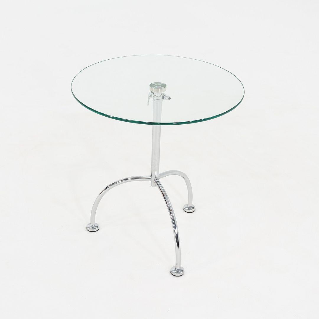 2010s Pair of Chromed Steel and Glass Adjustable Side Tables Bon état - En vente à Philadelphia, PA