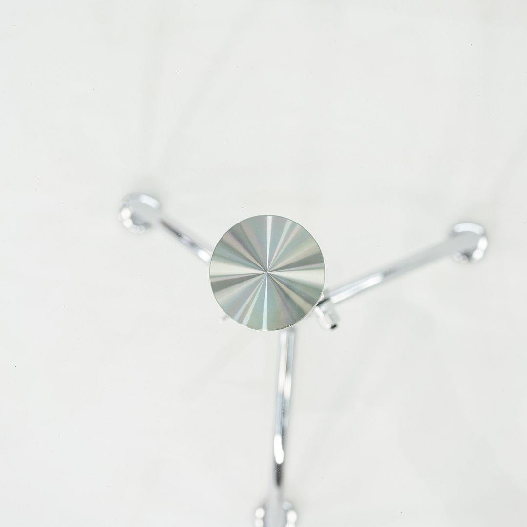 2010s Pair of Chromed Steel and Glass Adjustable Side Tables en vente 1