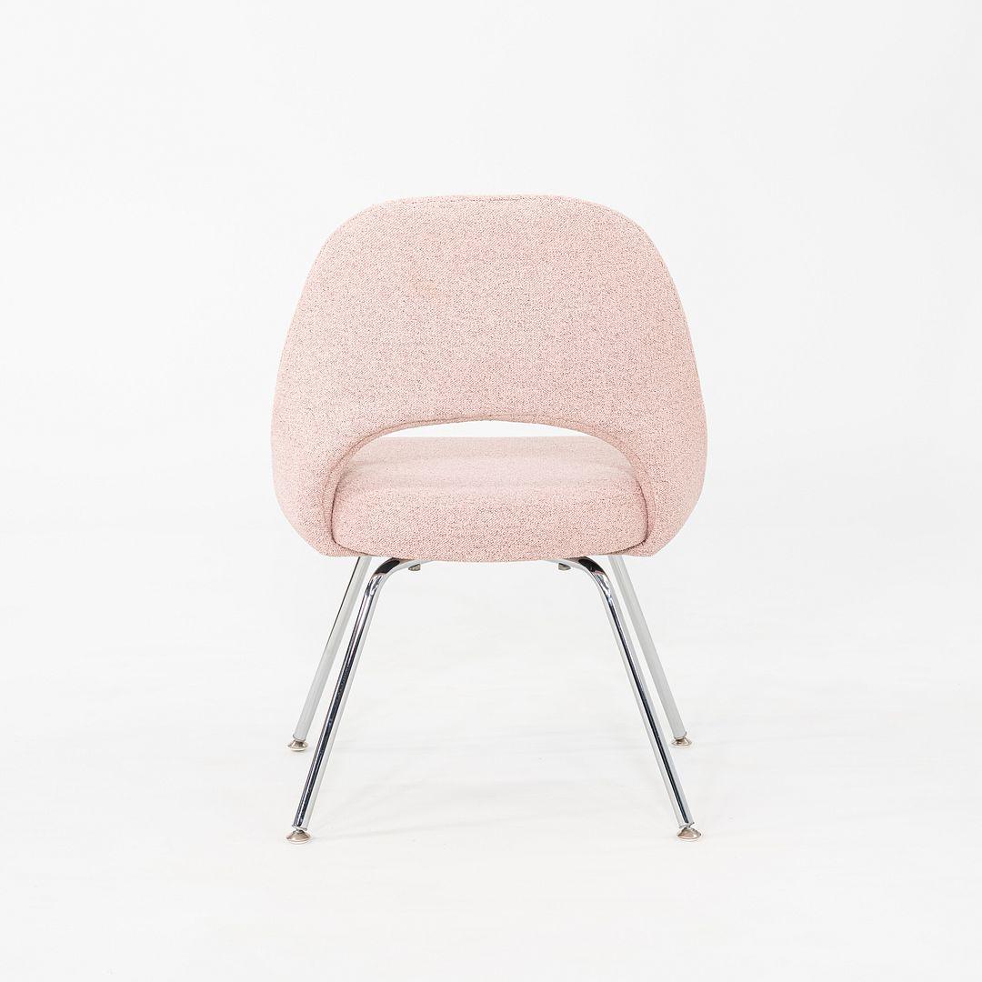 2010s Paire de chaises de salle à manger sans bras en tissu Eero Saarinen pour Knoll en vente 3