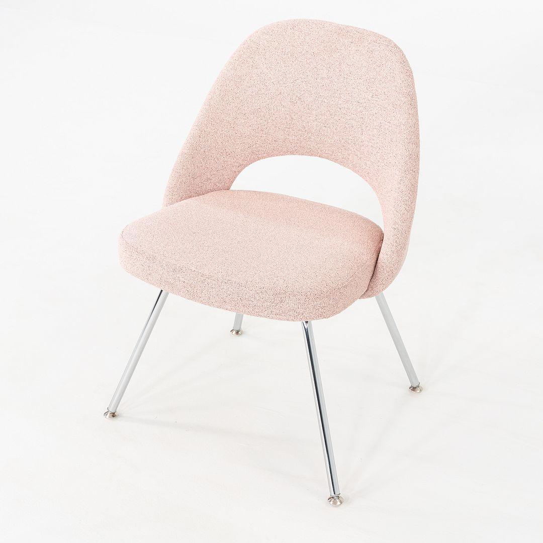 2010s Paire de chaises de salle à manger sans bras en tissu Eero Saarinen pour Knoll en vente 4